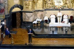 Oficios de Jueves Santo en el seminario de San Carlos Borromeo.