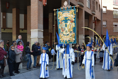 Guión del Colegio entrando en Plaza de San Bruno. Autora: Eugenia Aragonés.