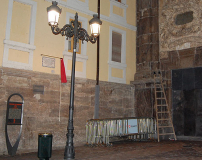 Placa conmemorativa en Plaza del Justicia.