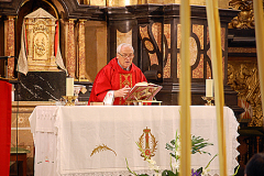 Misa en San Cayetano.
