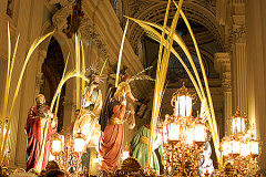 Paso Titular en el Pilar, con ocasión del  75 aniversario de la cofradía y 50 años de la integración en el Colegio El Pilar Maristas.