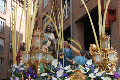 Paso titular entrando a Plaza de San Bruno.