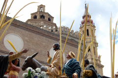 Paso titular en Plaza de San Bruno.